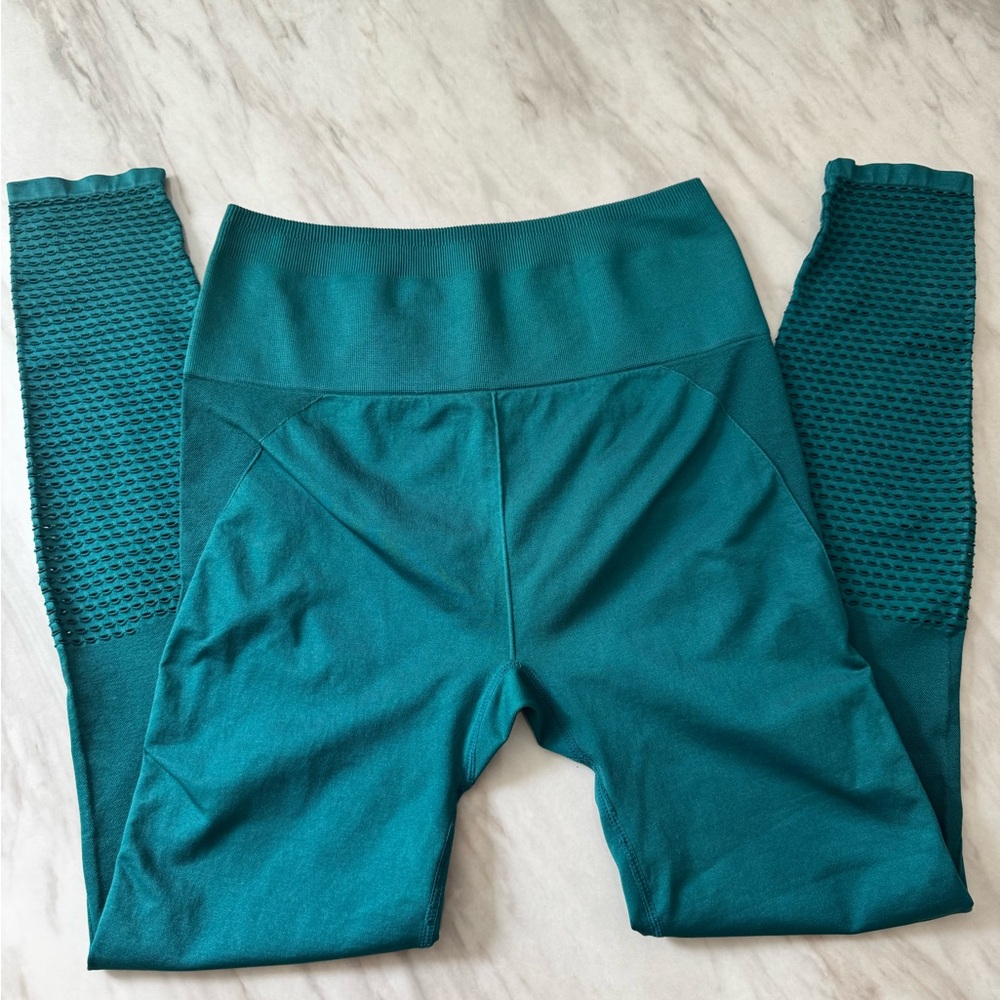 Fabletics seamless leggings women’s size small excellent condition